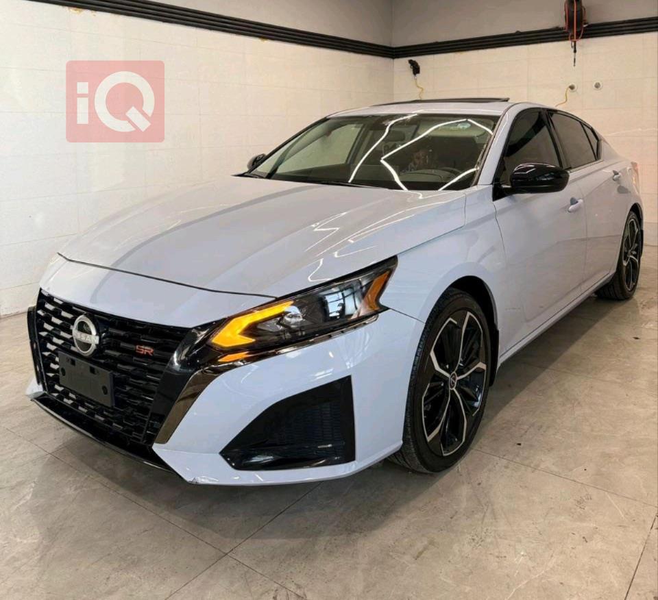 نيسان ألتيما